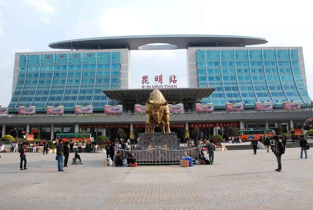 探索汕昆高速公路：一条横跨四省的经济大动脉