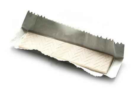 黑龙江热浸涂塑钢管厂 为什么包口香糖的纸要带锯齿边？ No468