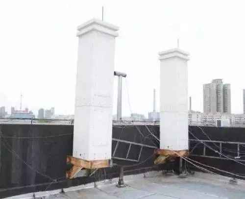 三管电力塔：通信铁塔的重要性与多样性解析