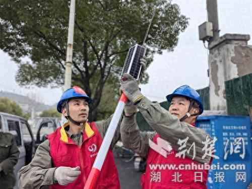 电力拉线保护管创新应用：拉线穿上“防护衣”，筑牢电网安全防线