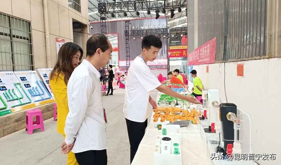 晋宁PVC电力管产业赋能乡村，村民家门口就业增收新模式