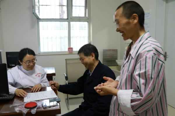 衡水方形电力管 精神科护士4年帮500人寻亲，家人质疑：“你以为你能拯救世界？”