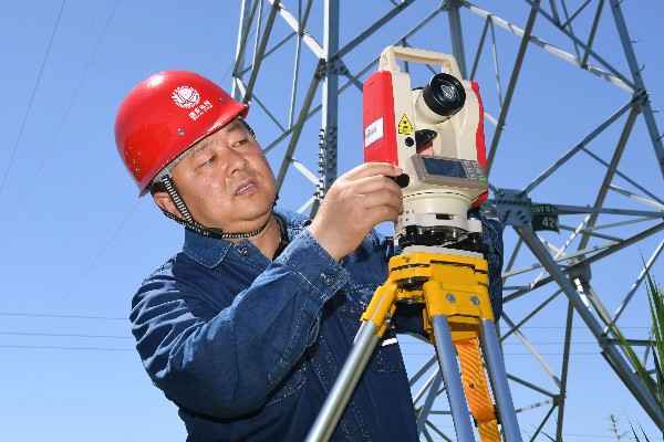 倍感振奋 倍受鼓舞 奋勇向前——党的二十大开幕会在国网新疆电力引起热烈反响（一）