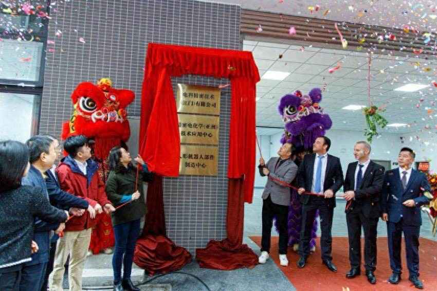 江门PE电力管定制：江企与德企联手，PECM技术开启精密加工新纪元